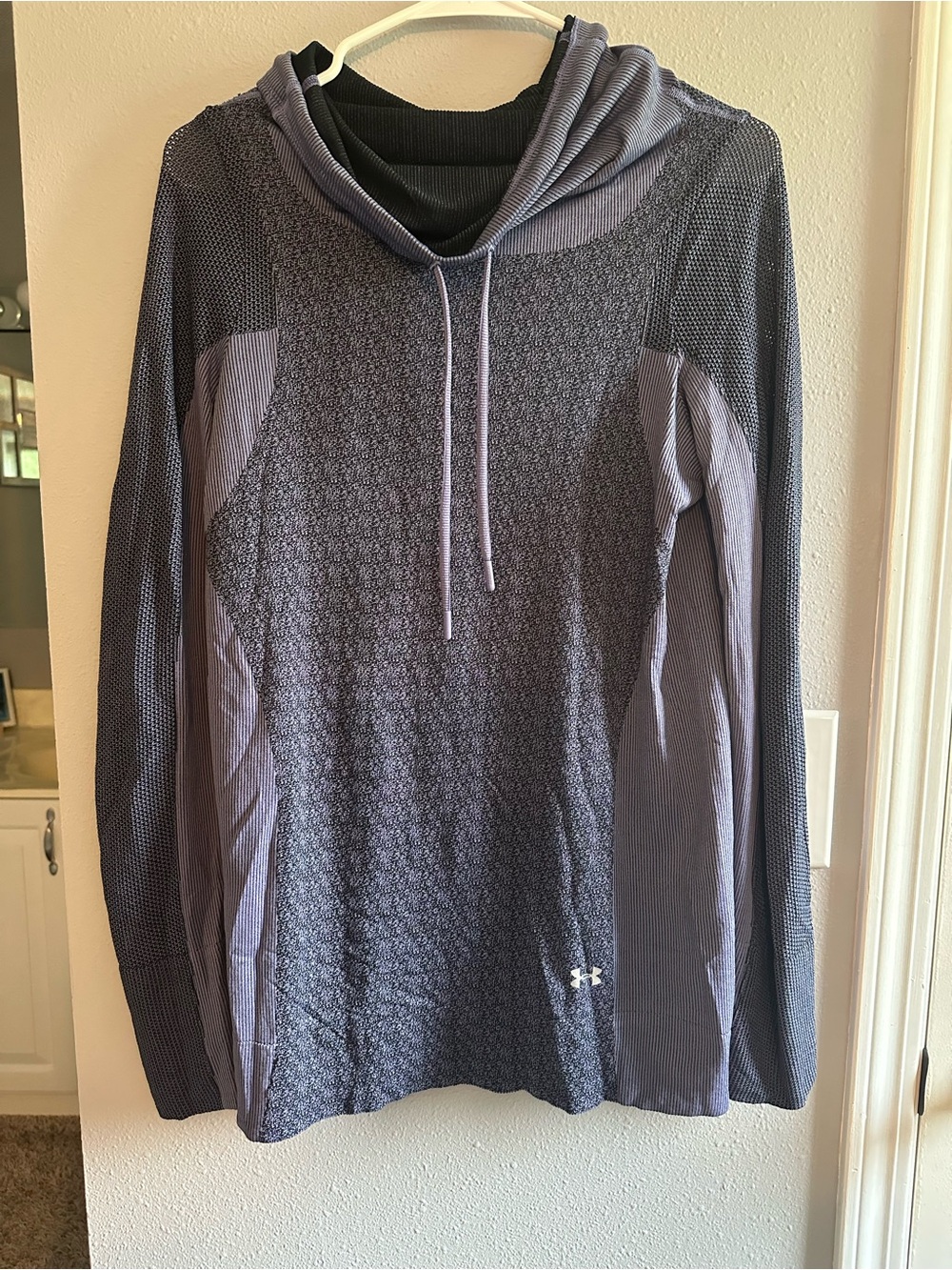 Under Armour Black Heathered HeatGear Pullover